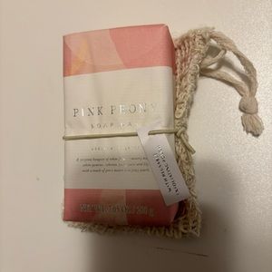 Pink peony soap bar with exfoliating pouch